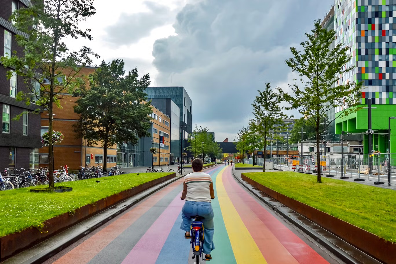 A cyclist on an urban cycle route in the Netherlands