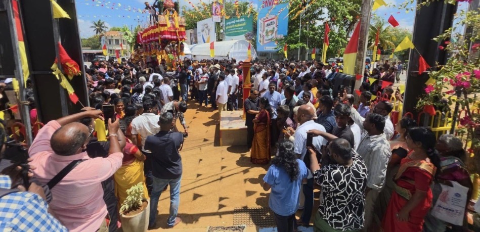 Hundreds of people gathered at the Thileepan memorial site in Nallur